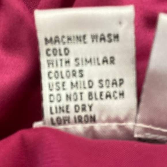 Care n Sport Women's Magenta Sleeves Less Blouse Stretch Top Size 2X - Picture 10 of 10